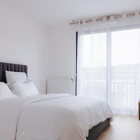 Appartement Luxueux, Neuf & Equipe A Versailles, Saint-Cyr-lʼÉcole מראה חיצוני תמונה