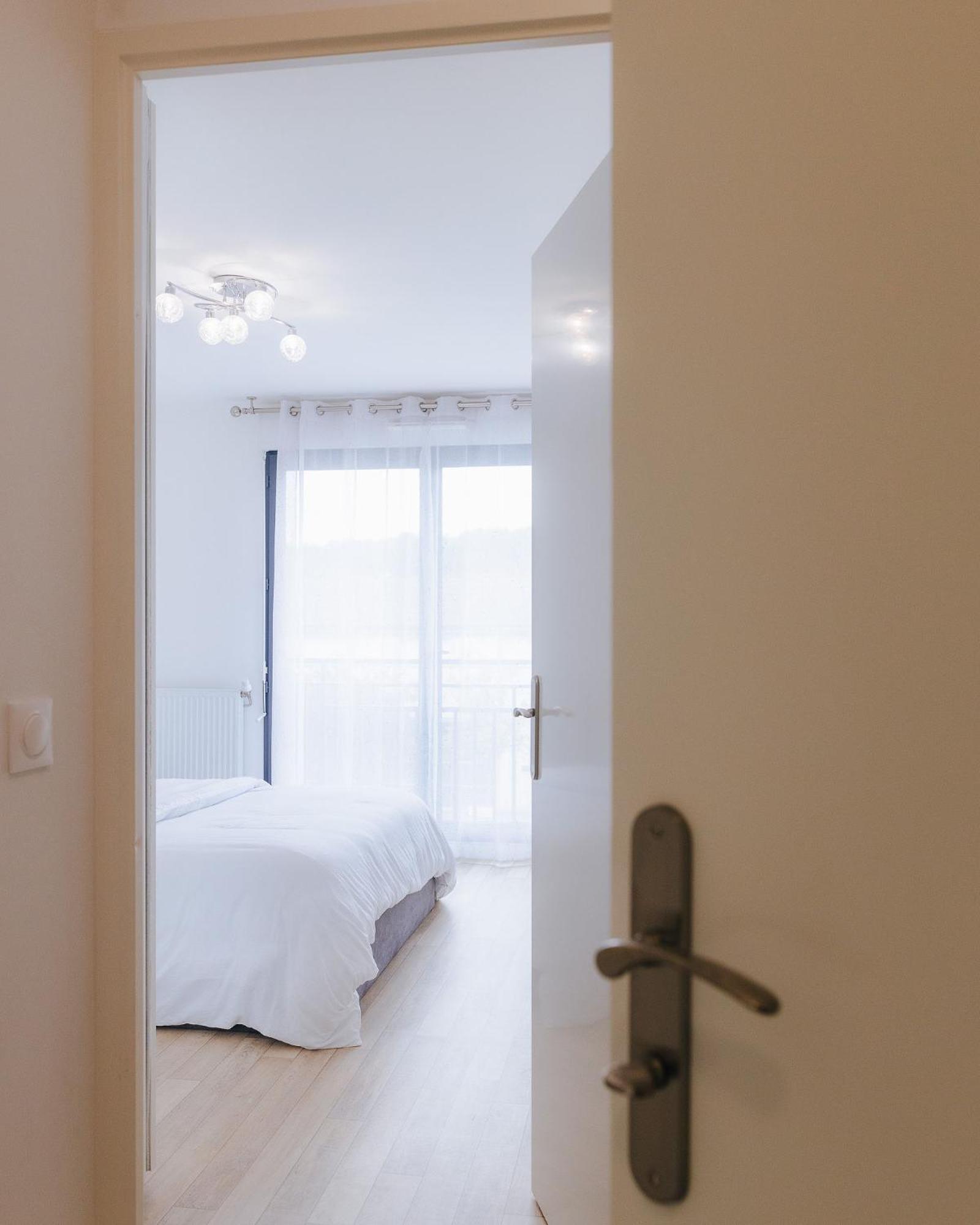 Appartement Luxueux, Neuf & Equipe A Versailles, Saint-Cyr-lʼÉcole מראה חיצוני תמונה